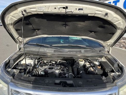 Used 2017 Ford Explorer Platinum image 22