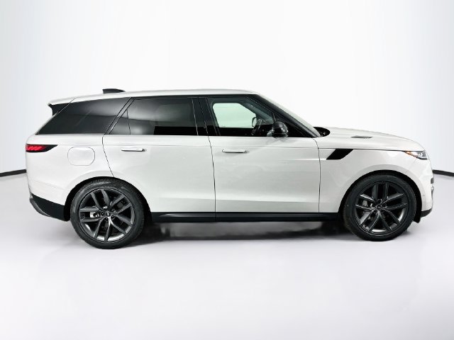 Used 2025 Land Rover Range Rover Sport SE AWD/4WD image 4