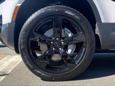 New 2026 Land Rover Defender 110 S image 11