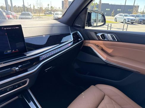 Used 2025 BMW X5 M60i image 25