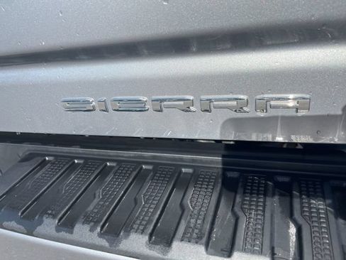 Used 2024 GMC Sierra 3500 Denali Ultimate AWD/4WD image 10
