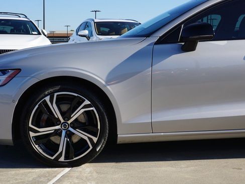 Used 2023 Volvo S60 B5 Plus w/ Climate Package image 9