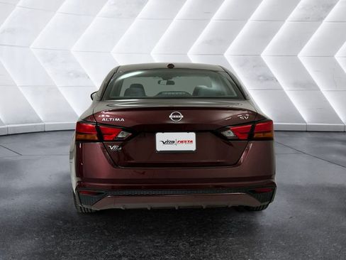 Used 2024 Nissan Altima 2.5 SV FWD image 5