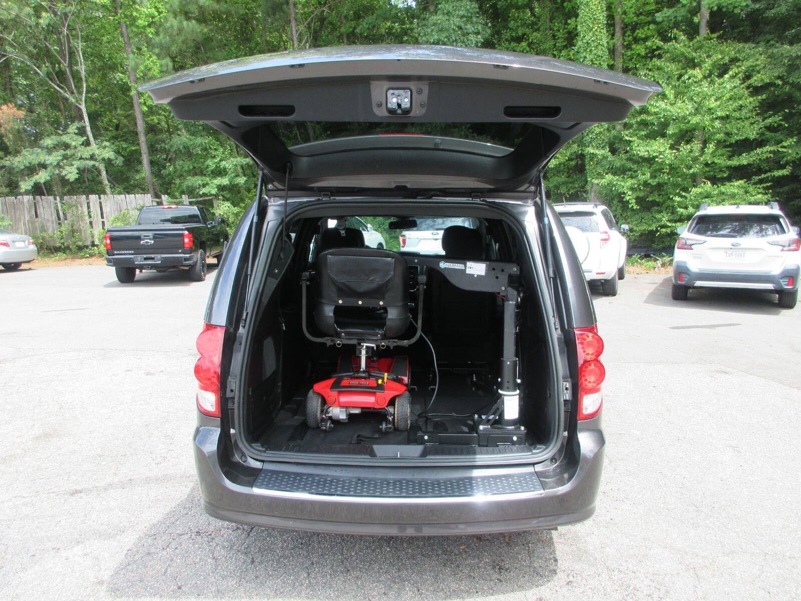 Used 2018 Dodge Grand Caravan GT FWD image 8