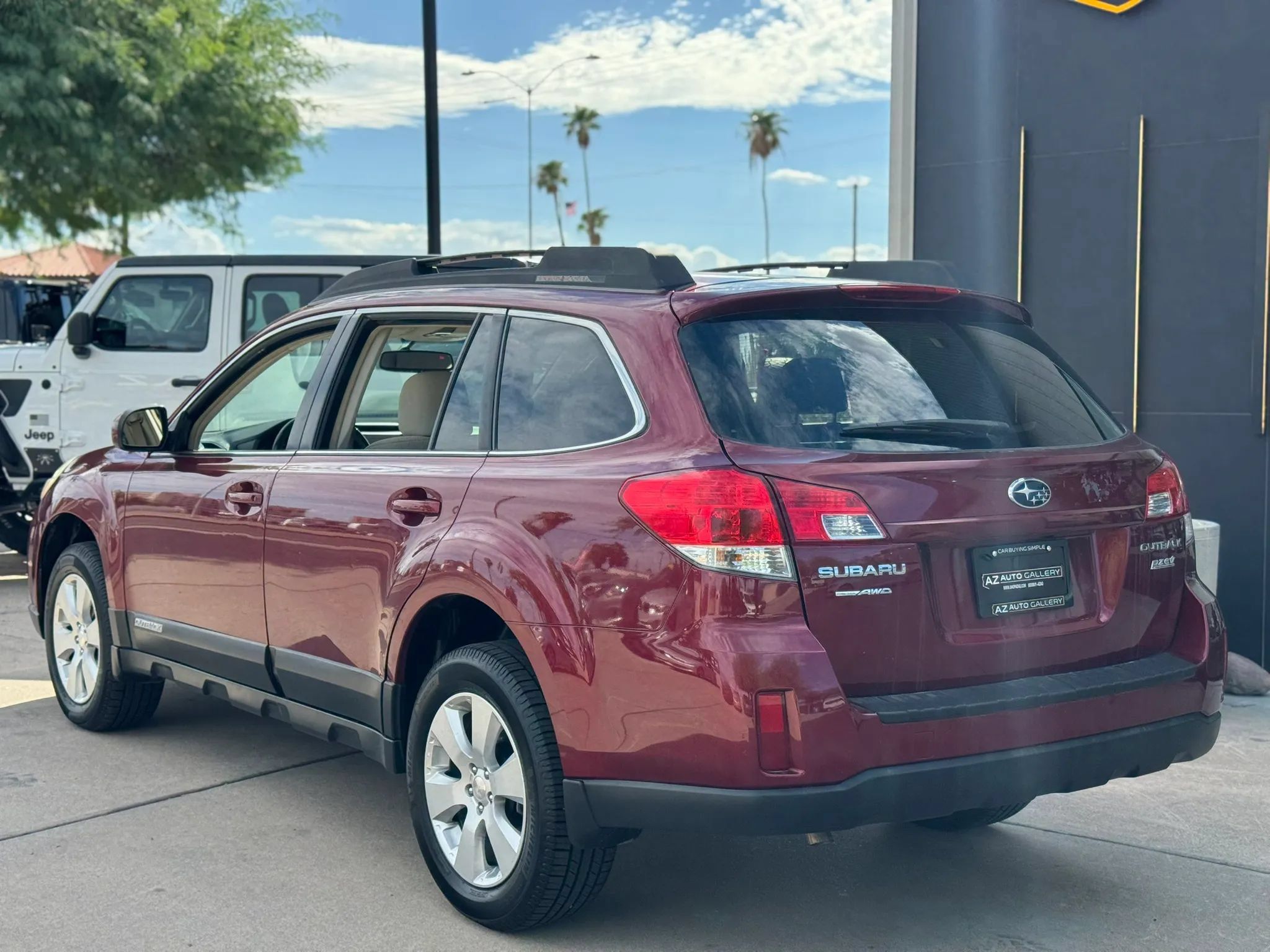 Used 2011 Subaru Outback 2.5i Premium w/ All-Weather Pkg AWD/4WD image 7