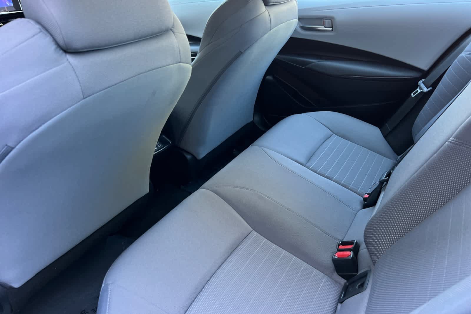 Used 2025 Toyota Corolla SE FWD image 4