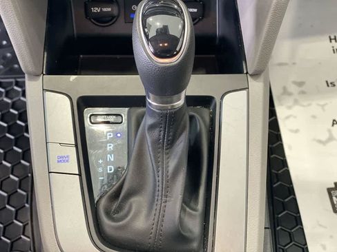 Used 2020 Hyundai Elantra SEL FWD image 21