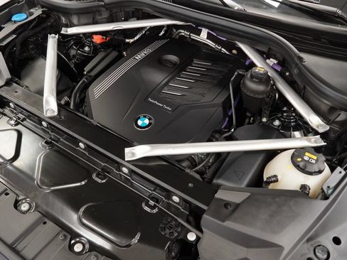 Used 2022 BMW X5 xDrive40i w/ M Sport Package AWD/4WD image 44