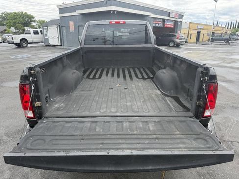 Used 2014 RAM 2500 Tradesman w/ Chrome Appearance Group image 17