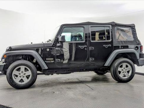 Used 2018 Jeep Wrangler Unlimited Sport S AWD/4WD image 3