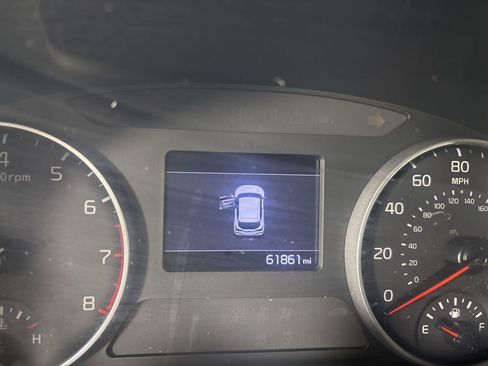 Used 2023 Kia Seltos LX image 11