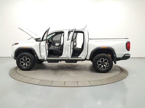 Used 2024 GMC Canyon AT4X image 12