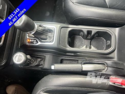 Used 2023 Jeep Wrangler Unlimited Sahara w/ LED Lighting Group AWD/4WD image 17