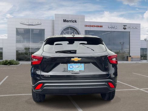Used 2024 Chevrolet Trax LS FWD image 7