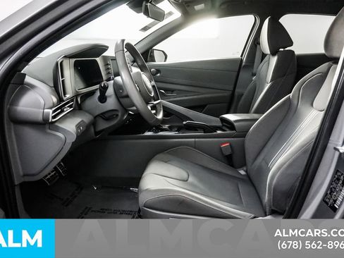 Used 2025 Hyundai Elantra Sport image 16