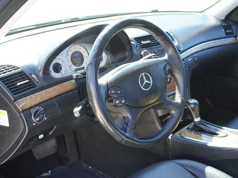 Used 2009 Mercedes-Benz E 350 Sedan image 24