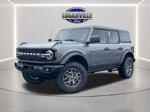 New 2025 Ford Bronco Badlands image 1
