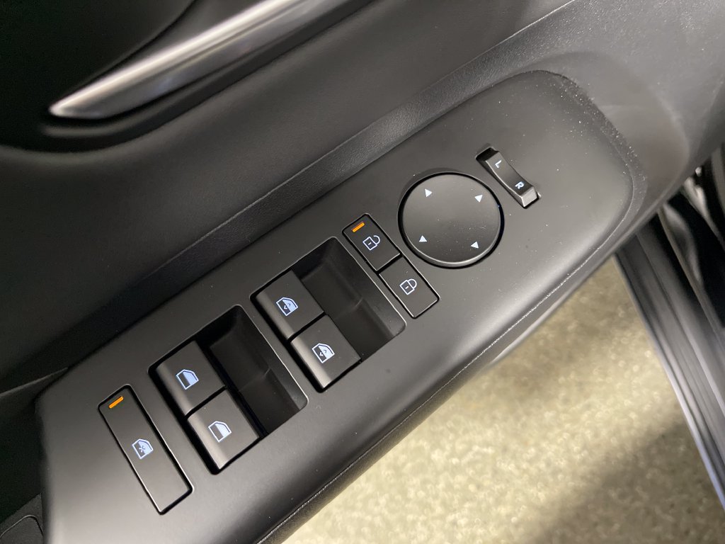 New 2026 Hyundai Kona SEL Premium FWD image 18