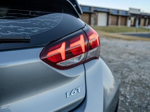 Used 2019 Hyundai Veloster Turbo image 11