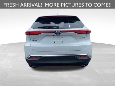 Certified 2024 Toyota Venza Limited image 6