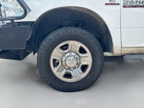 Used 2018 RAM 2500 Tradesman w/ Chrome Appearance Group AWD/4WD image 24