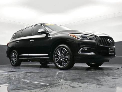 Used 2017 INFINITI QX60 Luxe w/ Deluxe Technology Package image 33
