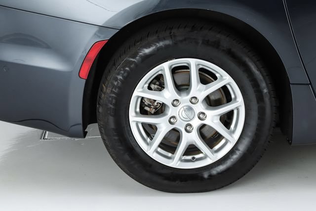 Used 2020 Chrysler Pacifica Touring-L w/ Advanced Safetytec Group FWD image 16