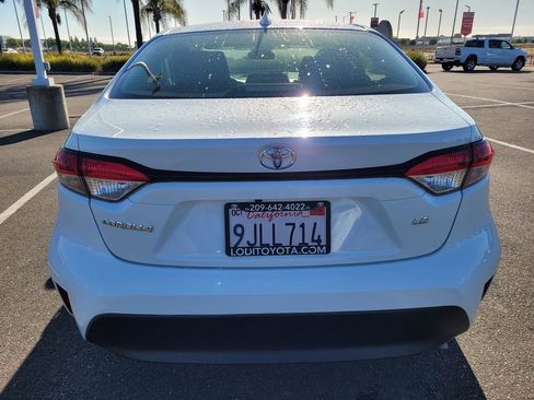 Used 2024 Toyota Corolla LE image 5