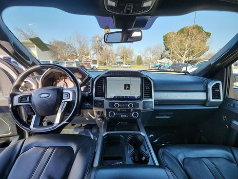 Used 2022 Ford F350 Platinum w/ FX4 Off-Road Package image 27