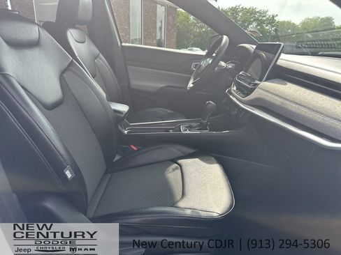 Used 2024 Jeep Compass Latitude AWD/4WD image 21