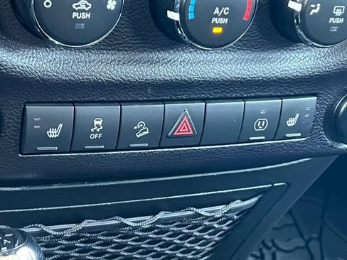 Used 2016 Jeep Wrangler Unlimited Sahara AWD/4WD image 23