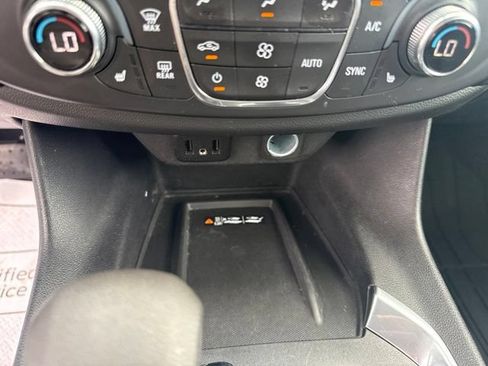 Used 2022 Chevrolet Traverse LT w/ LPO, Floor Liner Package AWD/4WD image 24