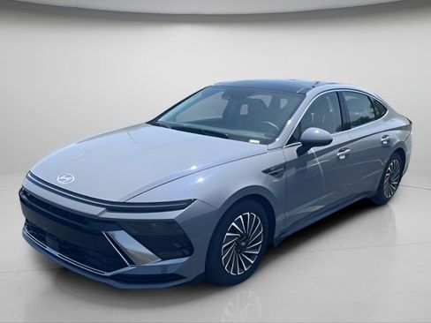 Used 2026 Hyundai Sonata SEL FWD image 2