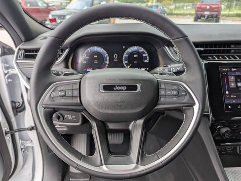 New 2025 Jeep Grand Cherokee L Laredo w/ Luxury Tech Group I image 24