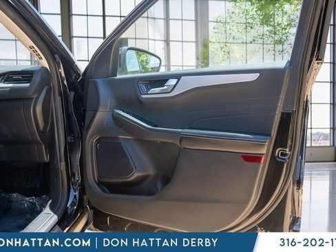 Used 2023 Ford Escape Platinum AWD/4WD image 25