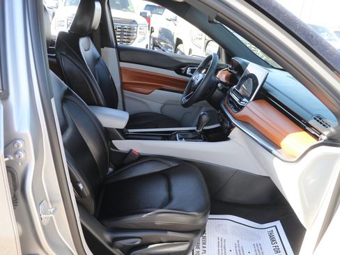 Used 2024 Jeep Compass Limited AWD/4WD image 32