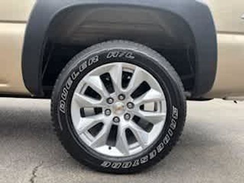 Used 2005 Chevrolet Silverado 1500 LS w/ Light Duty Power Package AWD/4WD image 4