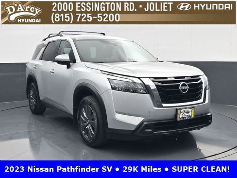 Used 2023 Nissan Pathfinder SV image 3