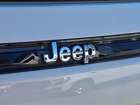 Used 2023 Jeep Grand Cherokee 4WD 4xe w/ Luxury Tech Group II image 32