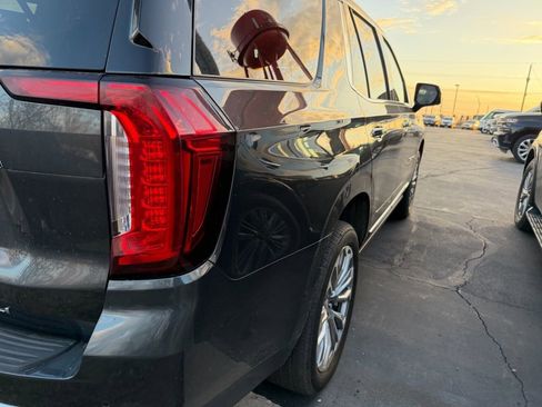 Used 2021 GMC Yukon Denali w/ Denali Premium Package image 5