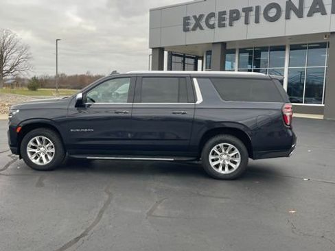 Used 2023 Chevrolet Suburban Premier image 2