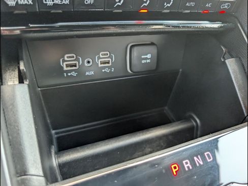 Used 2024 Jeep Grand Cherokee Limited RWD image 21