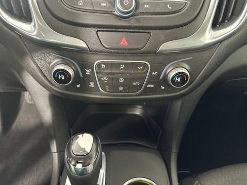 Used 2020 Chevrolet Equinox LT image 23