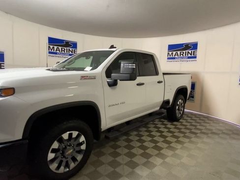 Used 2025 Chevrolet Silverado 2500 Custom w/ Custom Value Package AWD/4WD image 6