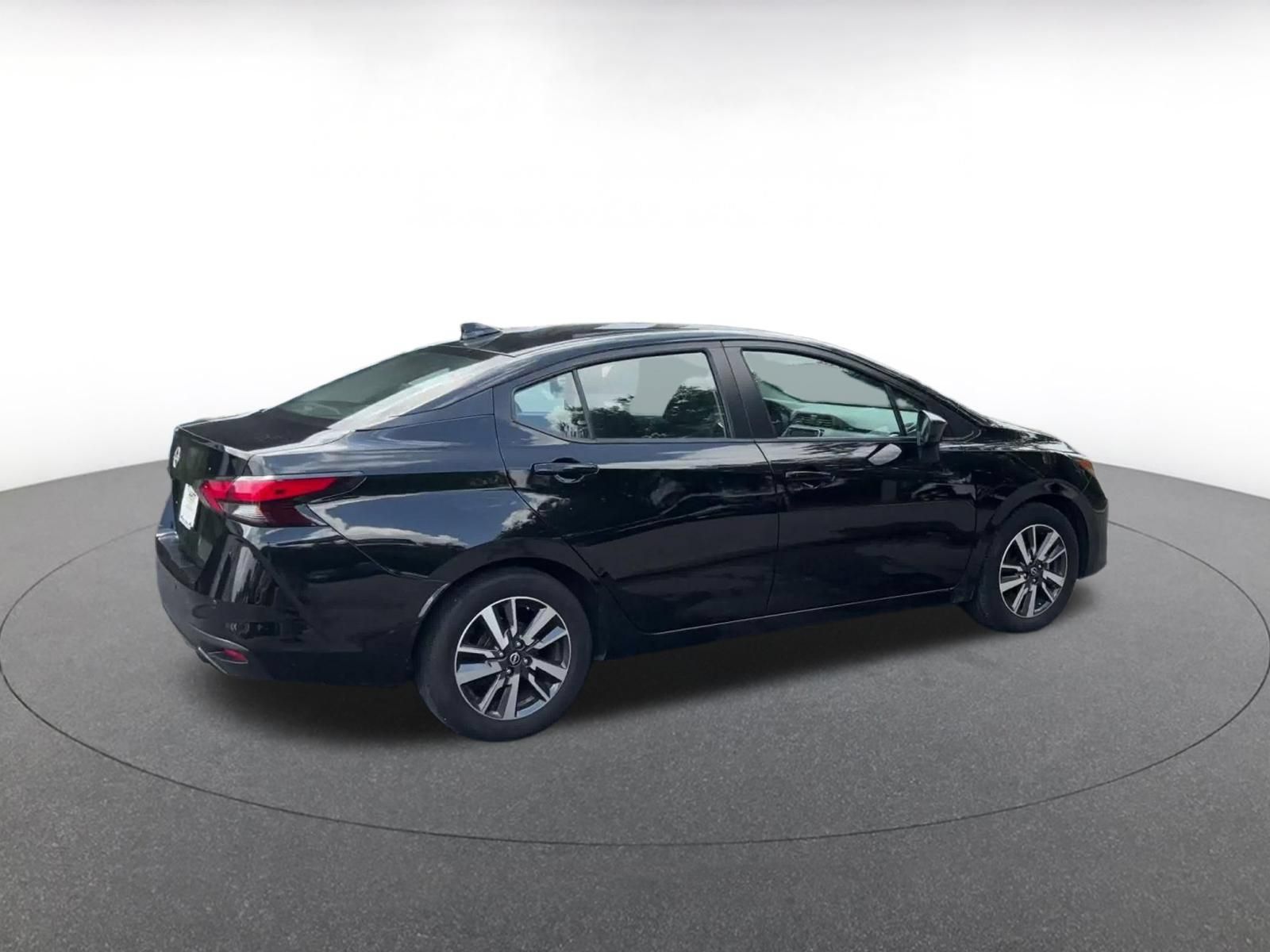 Used 2025 Nissan Versa SV FWD image 12