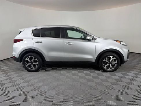 Used 2022 Kia Sportage LX AWD/4WD image 2