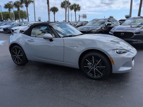 New 2026 MAZDA MX-5 Miata Grand Touring RWD image 2