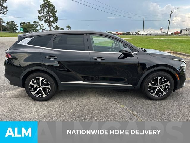 Used 2025 Kia Sportage EX FWD image 4
