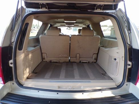 Used 2013 Cadillac Escalade ESV Luxury image 7