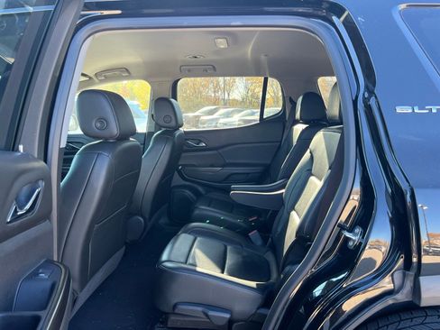 Used 2023 GMC Acadia SLT image 19